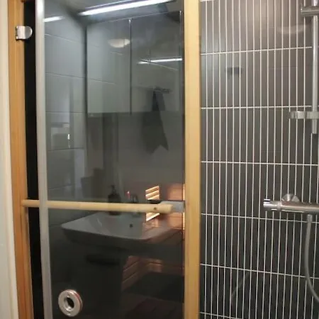 Modern With Sauna, Near Transit Hub/dixi Apartmán *