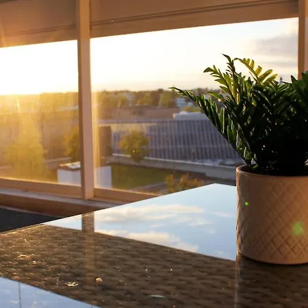 Modern With Sauna, Near Transit Hub/dixi Huoneisto