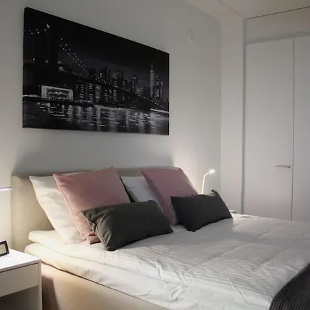 Huoneisto Modern With Sauna, Near Transit Hub/dixi Vantaa